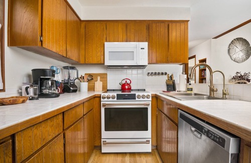 Brightwood House | Enchanting Riverside Experience, Hot Tub, Fire-Pit, Communal Pool, 17 Miles to Mt Hood, Pet-Friendly