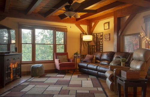 Cynthiana House | Enchanting, Secluded Timberframe Home