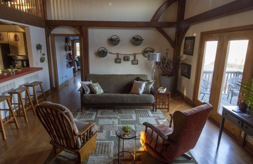 Cynthiana House | Enchanting, Secluded Timberframe Home