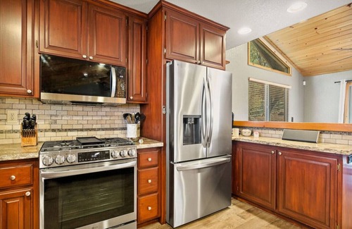Eagle Mountain Estates Cabin | Enchanting Snow Escape + Hot Tub + Game Room
