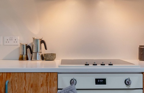 Stoke Newington Apartment | Enchanting Urban Treehouse, Stoke Newington!