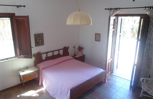 Carini Villa | ENCHANTING VILLA IMMERSED IN A BOTANICAL GARDEN OF 12000 MT 5 MINS FROM THE SEA