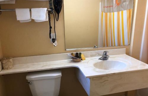Culver - West Hotel | Encore Motel Near Marina Del Rey, Culver City & Venice