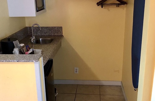 Culver - West Hotel | Encore Motel Near Marina Del Rey, Culver City & Venice