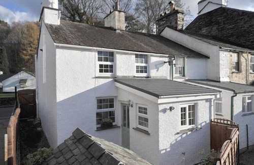 Ambleside Cottage | END COTTAGE, romantic, character holiday cottage in Ambleside