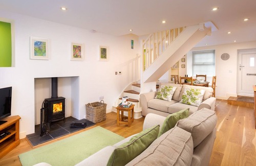 Ambleside Cottage | END COTTAGE, romantic, character holiday cottage in Ambleside