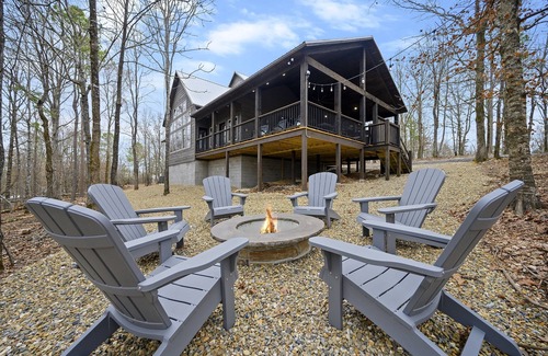 Broken Bow Cabin | End of July: Gather, Game & Getaway