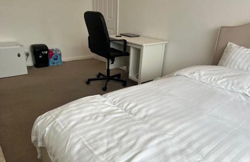 Hillingdon House | End Road
