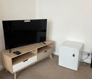 Hillingdon House | End Road
