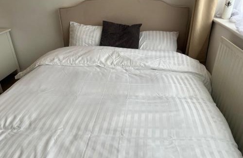 Hillingdon House | End Road