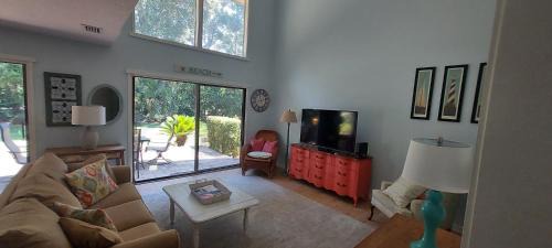 Fernandina Beach House | End Unit at Club Villas! This gorgeous, coastal coastal inspired villa is the ultimate beach-pad!