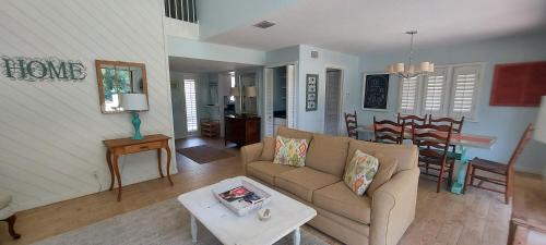 Fernandina Beach House | End Unit at Club Villas! This gorgeous, coastal coastal inspired villa is the ultimate beach-pad!