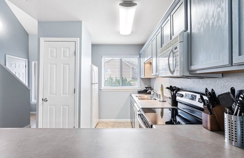 Manhattan House | End Unit, King Bed, Garage KSMANE1312