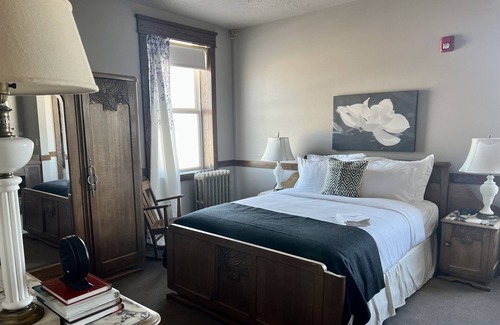 Soda Springs Bed & Breakfast | Enders