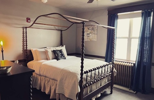 Soda Springs Bed & Breakfast | Enders