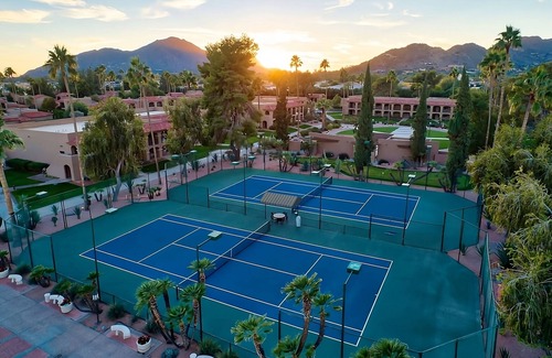 South Scottsdale Resort | Endless Arizona Fun! 2 Serene Units, Courtyard View, Free Parking, Five Pools!