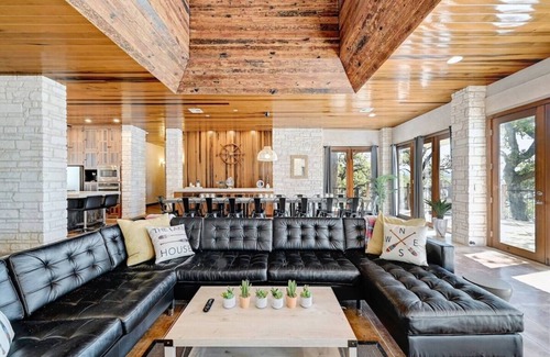 Oatmeal House | Endless Shores on Lake Travis - Our dock is on the main body so truly waterfront