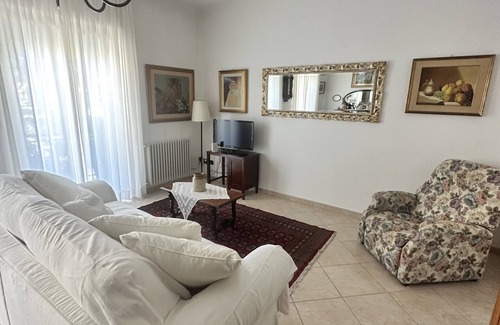 Gaeta Apartment | Endless Summer Gaeta: 150m from Serapo Beach and a few minutes from downtown.