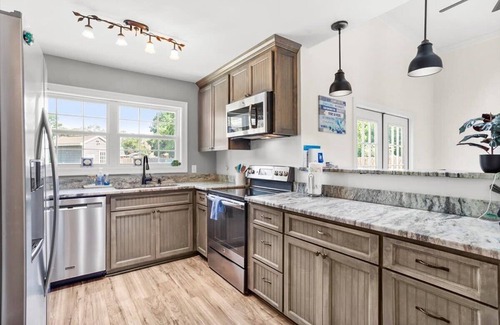 Ocean Springs House | Endless Summer Retreat with Private Pool near Beach