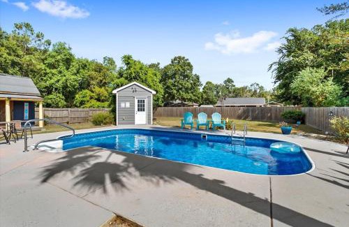Ocean Springs House | Endless Summer Retreat with Private Pool near Beach