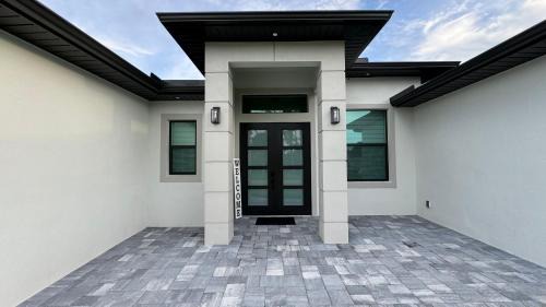 Venice Gardens House | Endless Summer!