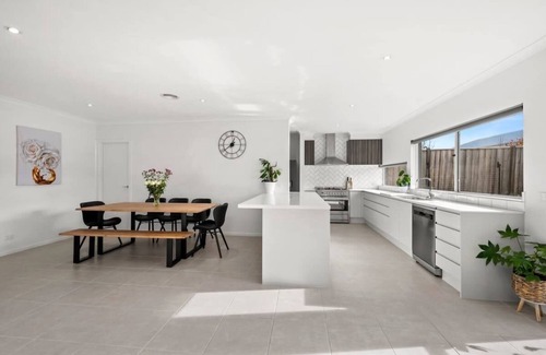Torquay Apartment | Endless Sunshine and Relaxation – Pet Friendly