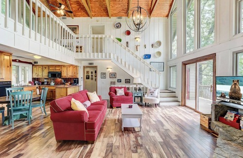 Tate House | Endless View - Blue Ridge Mountain Views, Entertainment & Community Lake