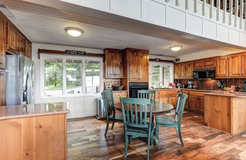 Tate House | Endless View - Blue Ridge Mountain Views, Entertainment & Community Lake