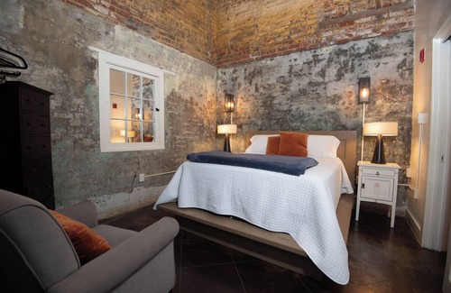 Bywater Bed & Breakfast | Engine 24 Firehouse Courtyard Room 5