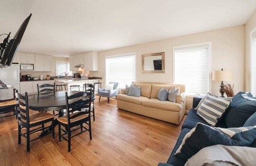 Williamsburg House | Engle Farmhouse - Vineyard living in Traverse City