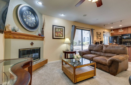 Englewood Apartment | Englewood Apt w/Patio in Denver Tech Center