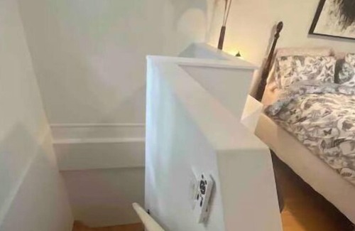Aylmer Apartment | English cottage guest house