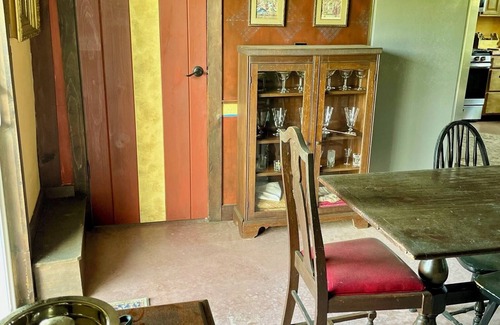 Town of White Creek Cottage | English style Cottage with Master bedroom bath, loft with sleeper, sleeps four.