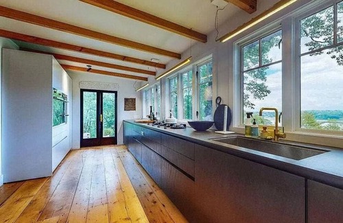 West Camp House | English style country cottage with Hudson River views! 5 mins from HITS