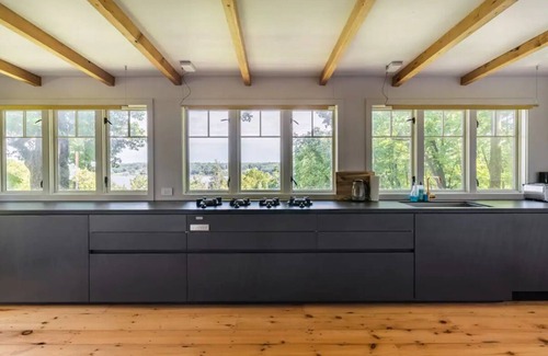 West Camp House | English style country cottage with Hudson River views! 5 mins from HITS