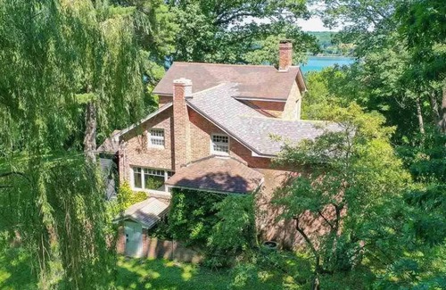 West Camp House | English style country cottage with Hudson River views! 5 mins from HITS