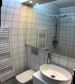 Foieni Apartment | Engstliz Apartman