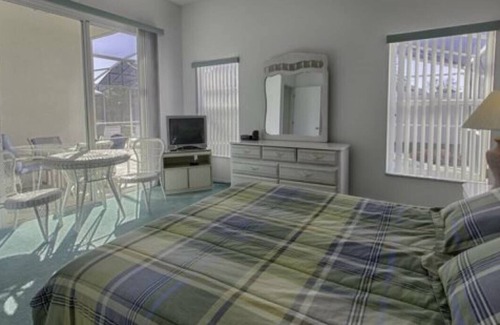 Chatham Park House | Enjoy 04 Beds with pool near Disney