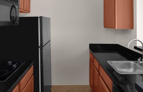 Renton Hotel | Enjoy 2 Family-Friendly Suites w/Fully Equipped Kitchen & Free Parking!