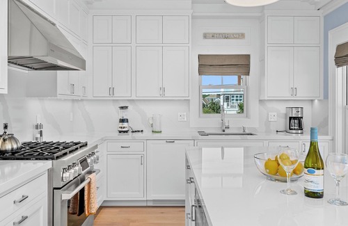 Chatham House | Enjoy a Cape Cod beach vacation on the beach in picturesque Chatham.
