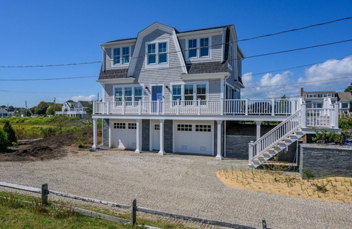 Chatham House | Enjoy a Cape Cod beach vacation on the beach in picturesque Chatham.