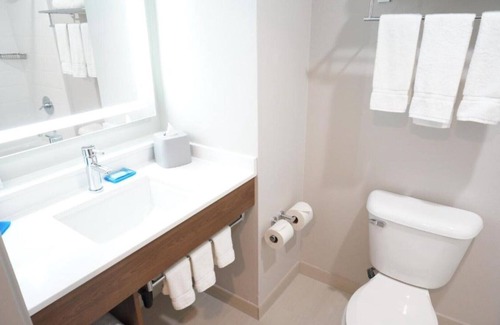 Fremont House | Enjoy a convenient room location in Central Fremont!
