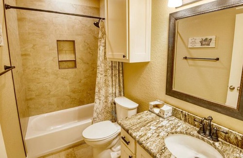 Bullard House | Enjoy a FREE with any 5 night stay PLUS a Spa Gift Card at Tyler's favorite Spa!