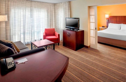 Westborough House | Enjoy a Hassle-free and Soothing Stay! Free Parking, Pet-friendly Property, Pool