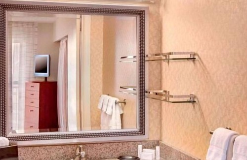 Westborough House | Enjoy a Hassle-Free Stay! 2 Pleasant Units, Free Grab-and-Go Breakfast, Pool