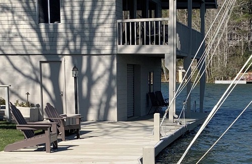 Lake Toxaway Condo | Enjoy a Lake Toxaway Escape at 3 bedroom lakefront condo.