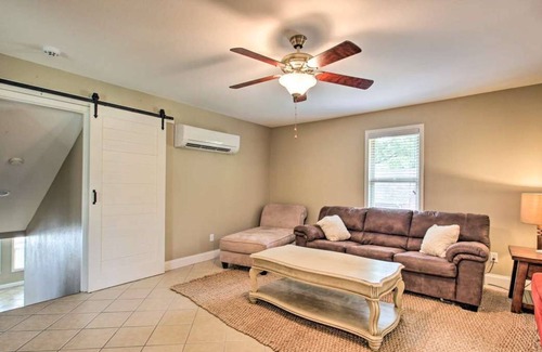 Mid America House | Enjoy a Multi-Family Vacation at Joyful Retreat on Lake Hamilton