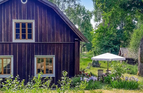 Vittinge House | Enjoy a peaceful vacation in harmony with nature in this secluded house dating back to 1794.