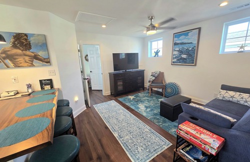 Northeast Virginia Beach Apartment | Enjoy a private stay just 4 blocks to Oceanfront and vibrant Boardwalk!