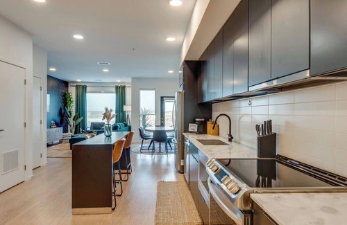 North Capitol Condo | Enjoy a stylish experience at this centrally-located condo on Downtown Nashville's Riverfront